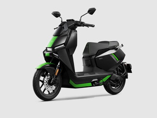 Lo scooter in piena luce