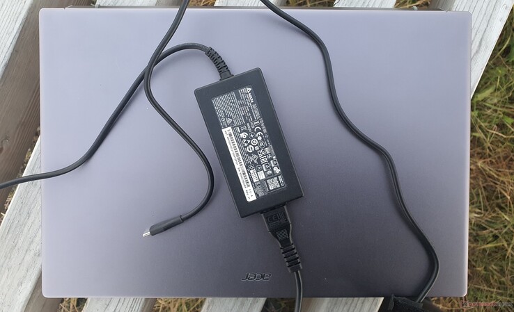 caricatore USB-C da 100 W di Delta Electronics
