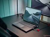 Recensione di Schenker Key 18 Pro E25: Workstation di fascia alta con RTX 5090 e 256 GB di RAM