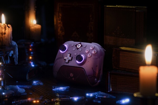 Il controller wireless 8BitDo Ultimate 2 (Honkai: Star Rail - Evernight) è dotato di anelli luminosi RGB. (Fonte: 8BitDo)