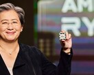 Il CEO di AMD Lisa Su mostra un processore Ryzen. Il suo pacchetto retributivo 2025 è stato aumentato a 33 milioni di dollari. (Fonte: AMD)