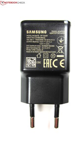 L'adattatore AC da 15 Watt incluso