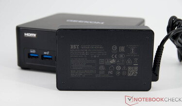 Geekom IT13 Max con alimentatore (19 V; 6,32 A)