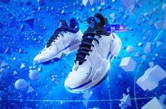 Ora c&#039;è un paio di scarpe da ginnastica da abbinare alla tua PlayStation 5. (Fonte: Sony &amp;amp; Nike)