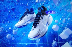 Ora c'è un paio di scarpe da ginnastica da abbinare alla tua PlayStation 5. (Fonte: Sony & Nike)