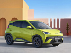 Uno dei motivi dell'interruzione della produzione in VW: I modelli di auto elettriche cinesi, come la BYD Dolphin Surf, sono più economici e tecnicamente più moderni dei modelli nazionali. (Immagine: BYD).