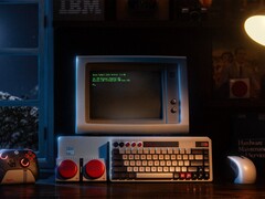 La tastiera 8BitDo Retro 68 Keyboard - NES 40th Limited Edition è una tastiera interamente in metallo con un layout a 68 tasti. (Fonte immagine: 8BitDo)