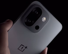 Il OnePlus 13T, un telefono compatto di punta lanciato all'inizio di quest'anno. (Fonte: OnePlus)