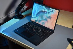 in recensione: Lenovo ThinkPad X13 Yoga Gen 4, campione fornito da