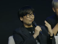 Hideo Kojima interagisce con i fan durante il Death Stranding World Tour in Arabia Saudita (fonte immagine: PlayStation Arabia YT)