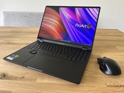 In recensione: Asus ProArt Studiobook 16 OLED. Dispositivo di prova fornito da Asus Germania.