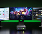 Il mini PC NucBox K17 parte da 544,99 dollari con il codice sconto speciale. Nella foto: il mini PC collegato a tre display.