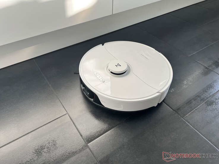 Il Roborock S8 lava e aspira con la spazzatura