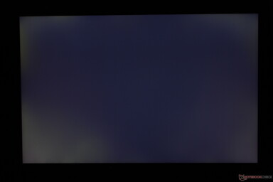 Moderata perdita di luce posteriore irregolare lungo gli angoli