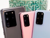 Solo l'Ultra avrà uno schermo curvo l'anno prossimo, del trio S21 di Samsung. (Fonte dell'immagine: CNET)