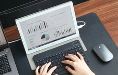 L'ultimo monitor E Iink di Dasung combina un pannello a colori da 12 pollici con una porta USB-C. (Immagine: Dasung)