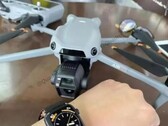 Il DJI Air 3S dovrebbe migliorare l'Air 2S e l'Air 3 in diverse aree. (Fonte immagine: @Quadro_News)