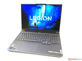 Recensione del portatile Lenovo Legion 7 16IAX7: Veloce 16 pollici con display da 165 Hz