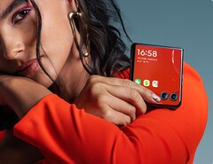Il Razr 50 Ultra assomiglia molto al suo predecessore. (Fonte: Motorola)