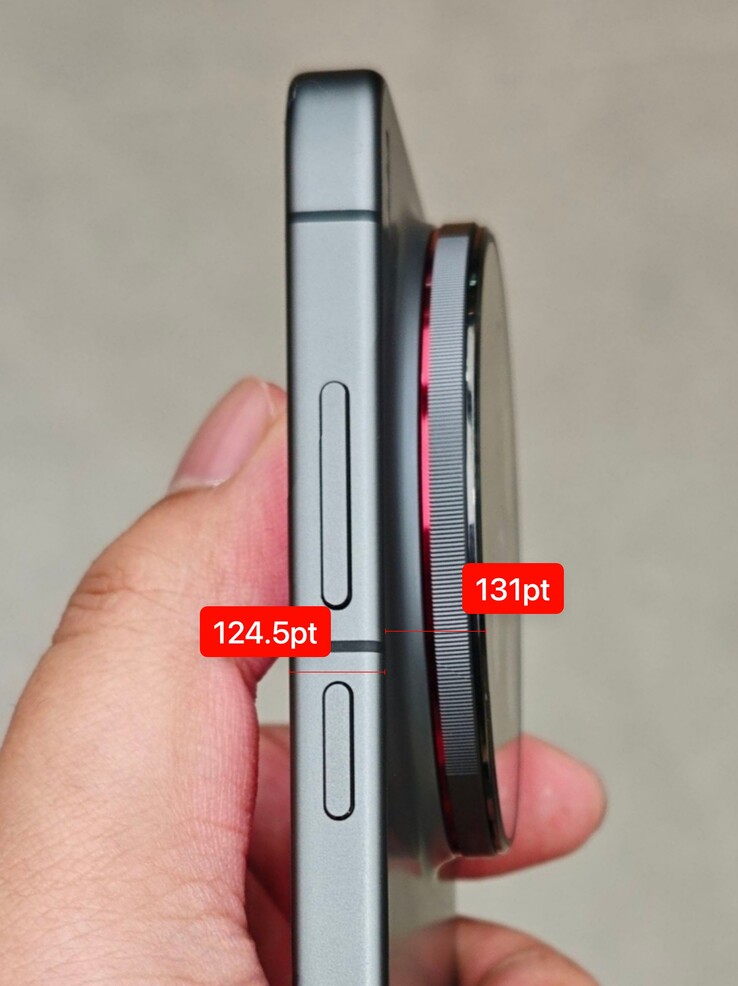 Le misure dell'immagine rendering di Vivo X300 Ultra suggeriscono che la fotocamera è più spessa del resto del corpo