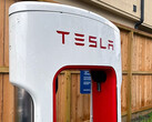 I Supercharger di Tesla continuano ad essere vandalizzati (immagine: KPRC Click2Houston)