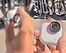 La presunta Insta360 Go 4S in uso in pubblico. (Fonte immagine: via Igor Bogdanov)