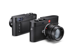La Leica M EV1 con l'obiettivo Summilux-M 50mm f/1.4...