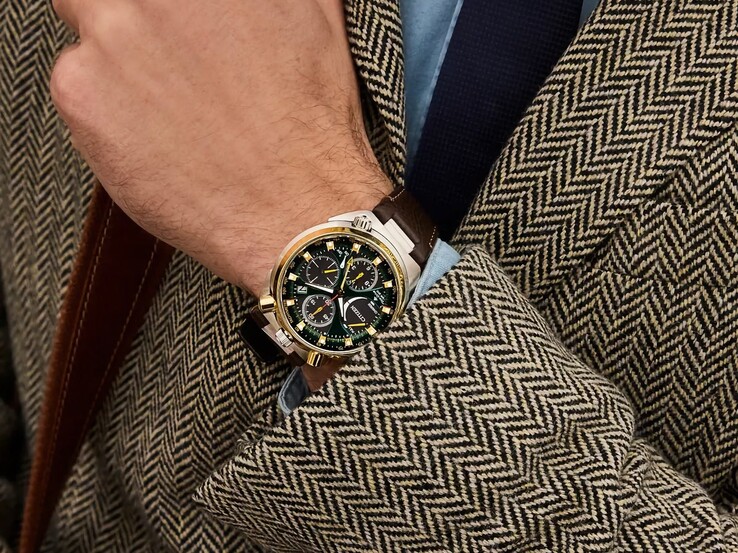 Vista obliqua del Citizen Promaster Tsuno Chrono Racer indossato al polso.