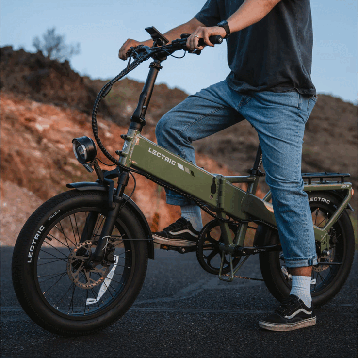 La versione con motore da 750 W della bicicletta elettrica Lectric XP4 offre fino a 85 miglia (136,7 km) di autonomia con una singola carica (fonte: Lectric)