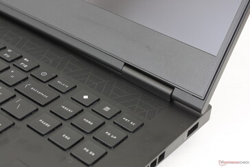 Il design generale ha molto in comune con l'Envy 16 argento