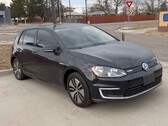 Una Volkswagen e-Golf usata del 2016 è stata messa alla prova da uno YouTuber appassionato di EV (Immagine: Out of Spec Reviews)