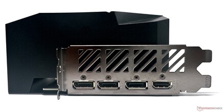 Aorus GeForce RTX 4070 Ti Master - Porte: 3x DisplayPort 1.4a-out, 1x HDMI 2.1-out