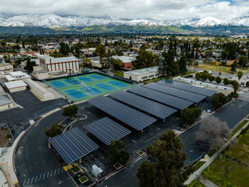 Copertura di un parcheggio a San Bernardino, California (immagine: DSD Renewables)