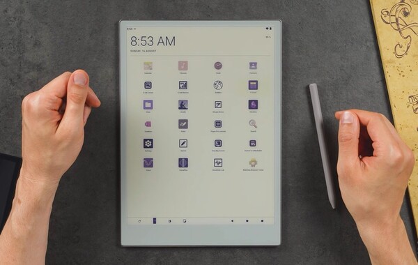Android consente agli utenti di installare app di terze parti per la lettura e l’intrattenimento sul reMarkable Paper Pro.