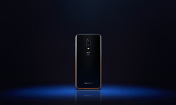 Recensione: OnePlus 6T McLaren Edition. Modello gentilmente fornito da OnePlus Germany.