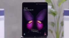 Il Samsung Galaxy Fold ottiene l'aggiornamento Android 11