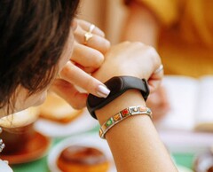 Bee offre un braccialetto AI economico con due microfoni. (Fonte: Bee)