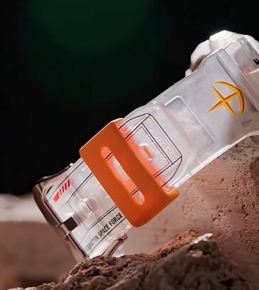 Casio G-Shock x Mobile Suit Gundam DW-5600 visualizzato