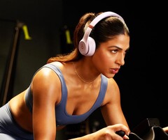 Le Beats Solo 4 ottengono l'USB-C, una maggiore durata della batteria e un suono migliore. (Immagine: Apple)