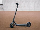 Lo Xiaomi Electric Scooter 4 Pro è in realtà prodotto da Segway-Ninebot, nella foto Mi Electric Scooter Pro. (Fonte: Xiaomi)