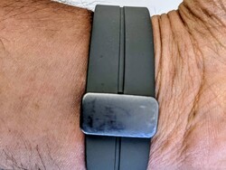 La chiusura metallica del Galaxy Watch5 Pro mostra segni di utilizzo