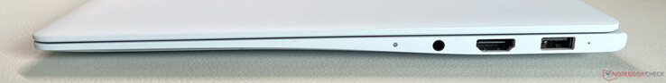 Lato destro: stereo 3,5 mm, HDMI 2.1-TMDS, USB-A 3.2 Gen.1 (5 Gbps)