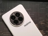 Una fuga di notizie sul design di Realme GT5 Pro. (Fonte: Xiaoyu Review via Weibo)