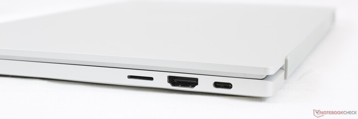 Lato destro: Lettore MicroSD, HDMI 2.0, USB-C con Thunderbolt 4, alimentazione e DisplayPort