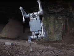 L'Unitree A2 Stellar Hunter non solo può ballare, ma anche trasportare fino a 66 libbre sulla schiena. (Fonte: Untitree via YouTube) 