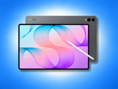 Un'immagine trapelata mostra il Galaxy Tab S12 Ultra con il design della parte anteriore e posteriore accanto alla S Pen