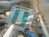 Il nuovo prototipo di una batteria quantistica che si ricarica più velocemente man mano che aumenta di dimensioni