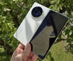 Vivo X Fold 5 sarà più leggero di Vivo X Fold 3, raffigurato qui (fonte: Notebookcheck)