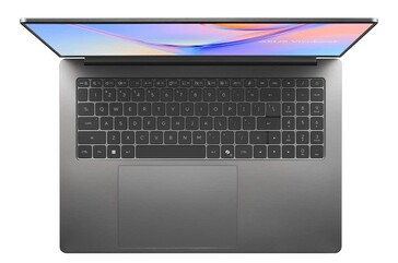 Asus Vivobook S16 visto dall'alto con tastiera e touchpad