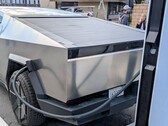 Cybertruck al V4 Supercharger (immagine: Mardak/TMC)